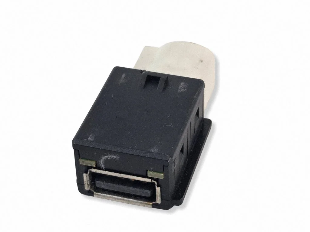Gniazdo USB 5Q0035726B