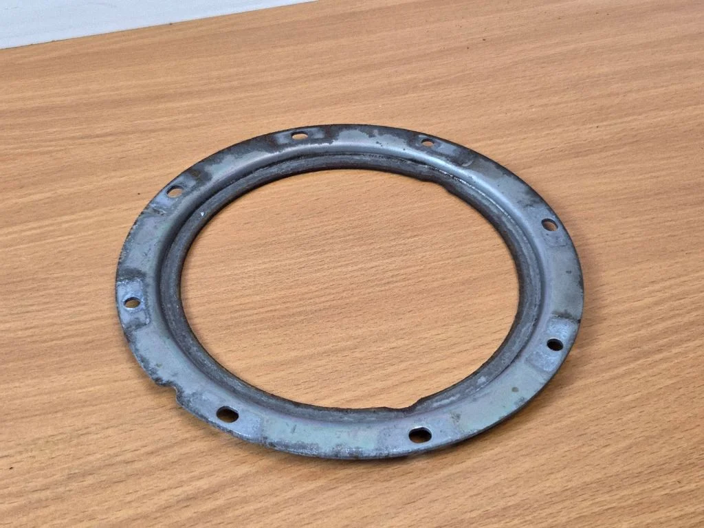 In tank fuel pump screw locking ring/nut