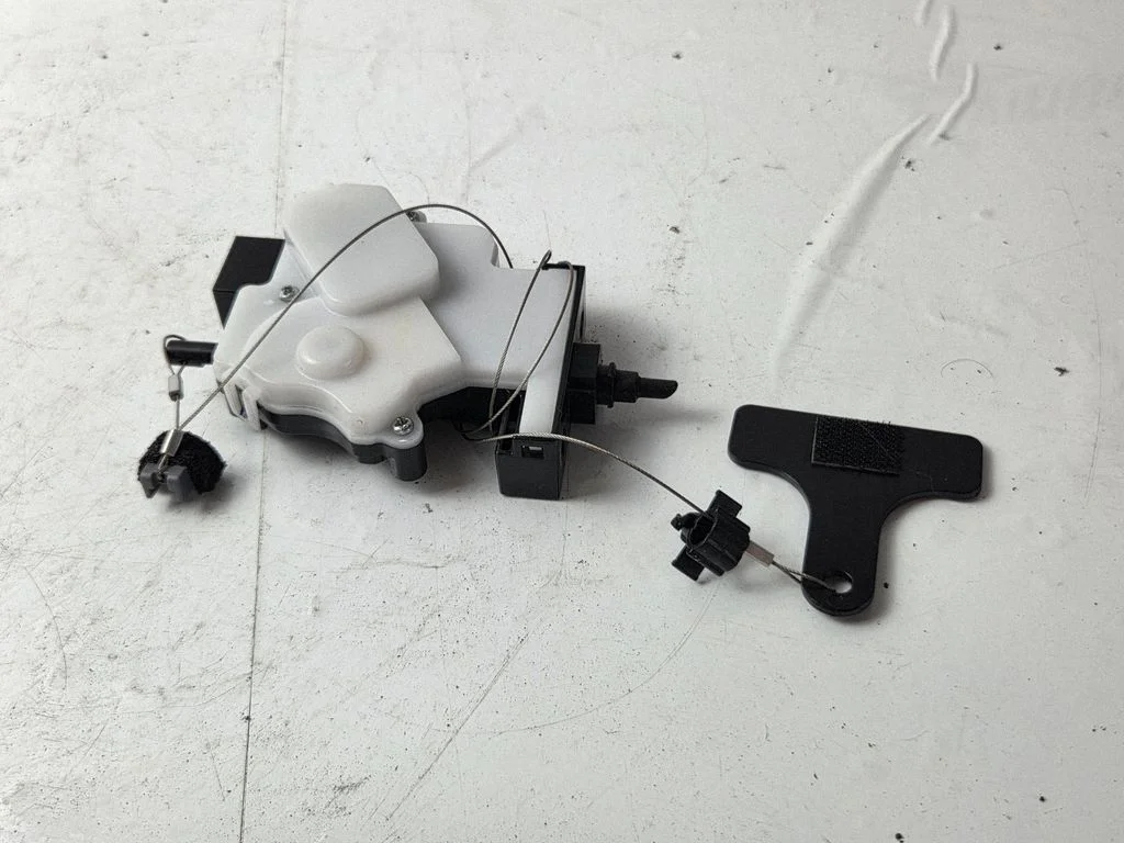 Fuel cap flap release cable – Hyundai Ioniq (2016-)