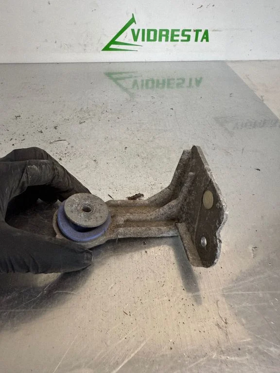 Intercooler pipe mounting bracket – Peugeot 3008 II (2016-2023)