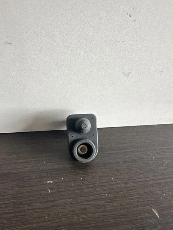 Rear door sensor – Nissan Leaf I (ZE0) (2010-2017)