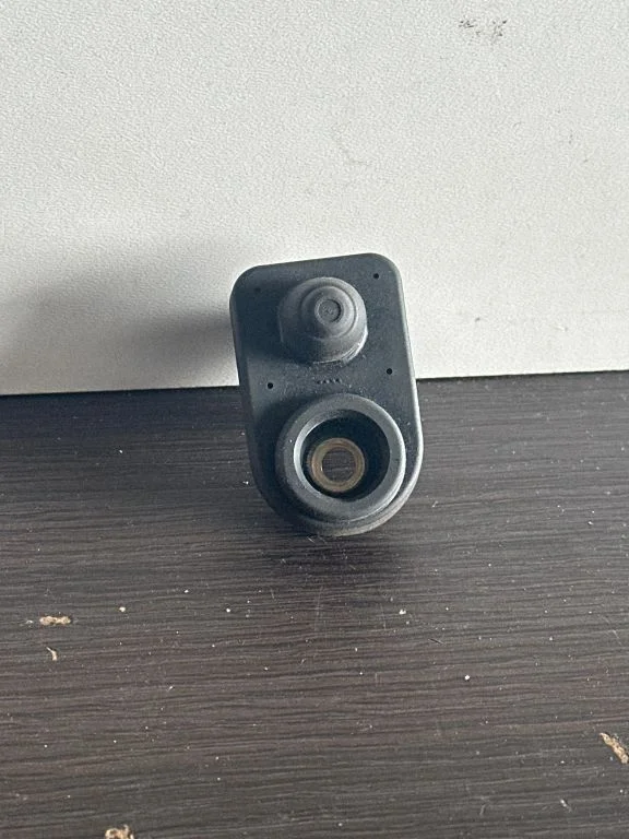 Rear door sensor – Nissan Leaf I (ZE0) (2010-2017)