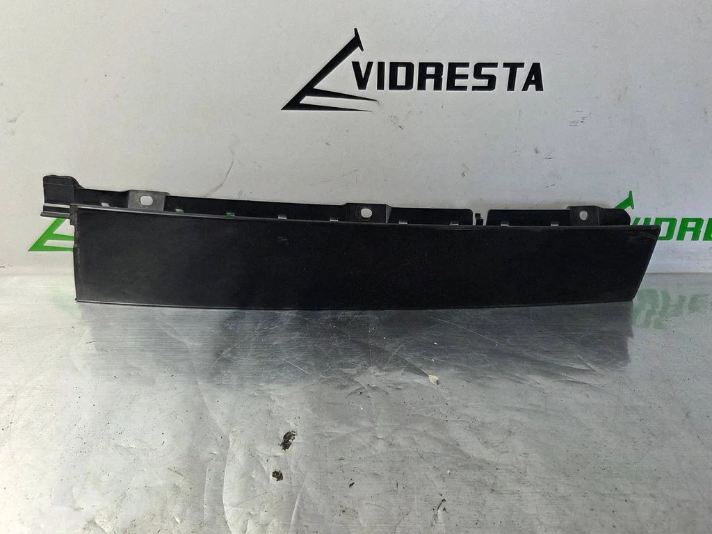 Listwa szyby drzwi tylnych AM51U254A40