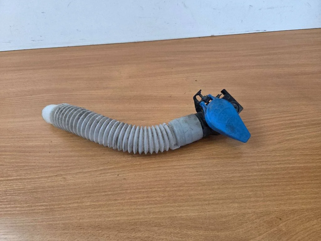 Klaasipesuvedeliku paagi täitetoru GX7317C615B