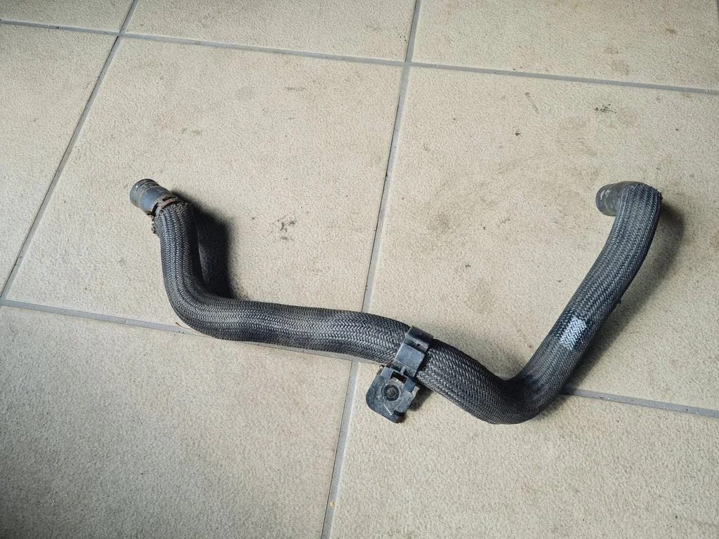 Electric car engine cooling hoses/pipes – Nissan Leaf I (ZE0) (2010-2017)