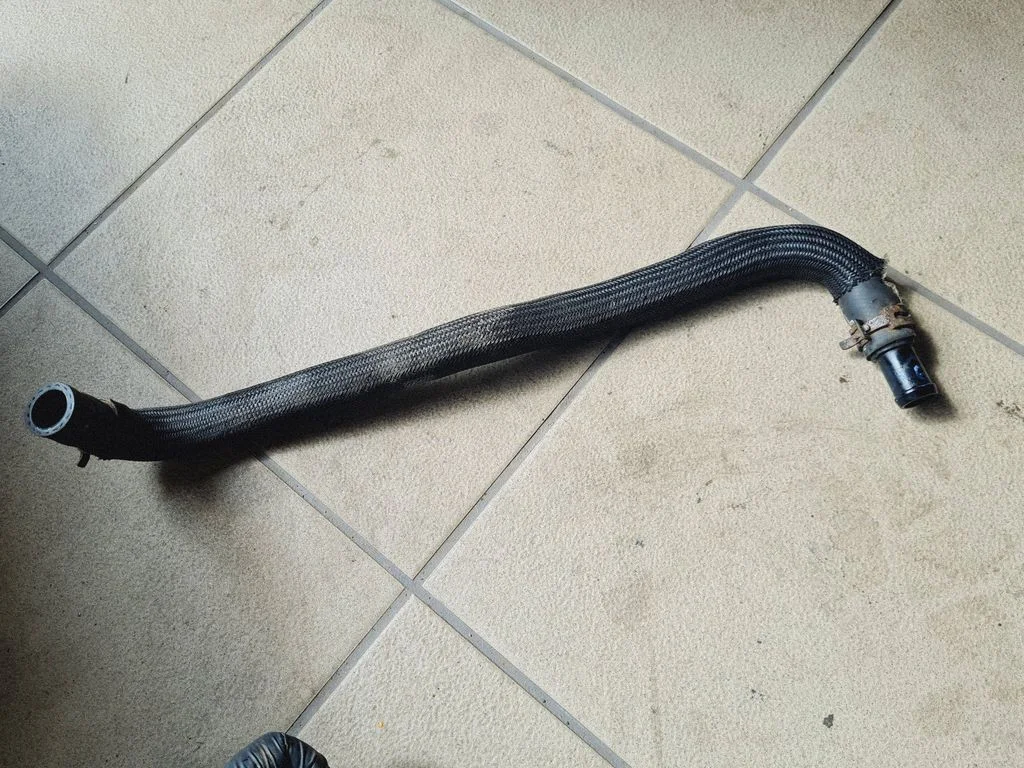 Electric car engine cooling hoses/pipes – Nissan Leaf I (ZE0) (2010-2017)