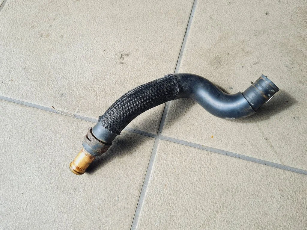Electric car engine cooling hoses/pipes – Nissan Leaf I (ZE0) (2010-2017)
