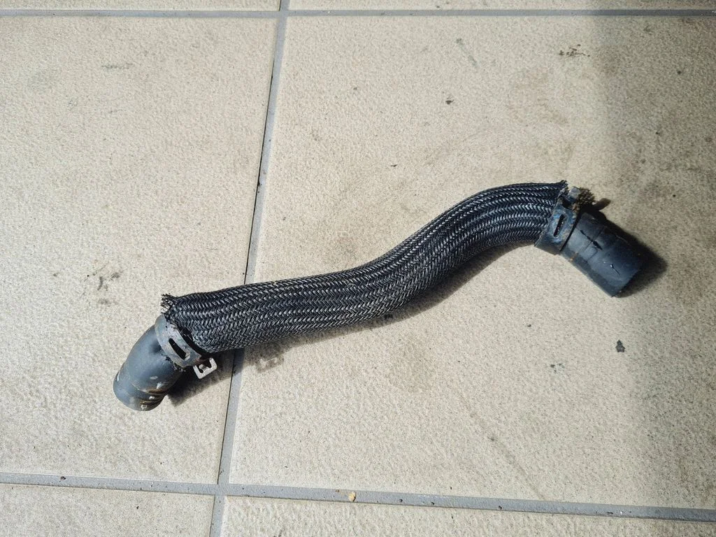 Electric car engine cooling hoses/pipes – Nissan Leaf I (ZE0) (2010-2017)