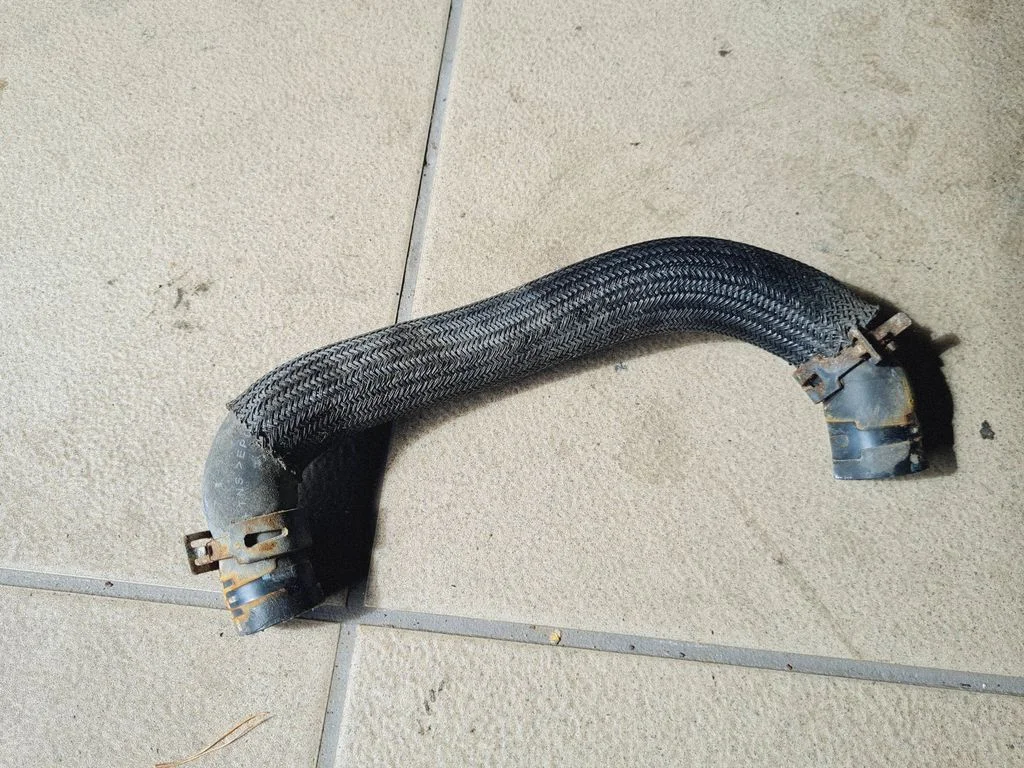Electric car engine cooling hoses/pipes – Nissan Leaf I (ZE0) (2010-2017)