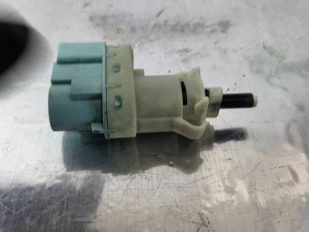 Piduripedaali andur GL3T9G854BA