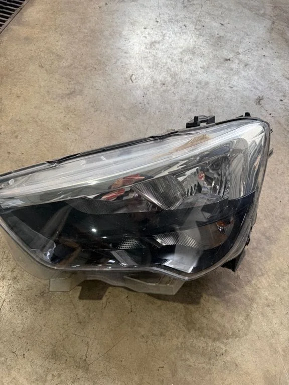 Headlight/headlamp – front left