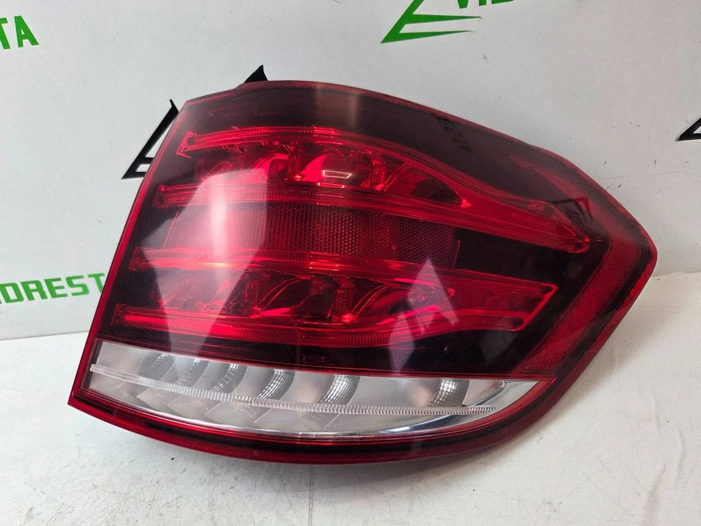 Lampa tylna w błotniku A2129061803