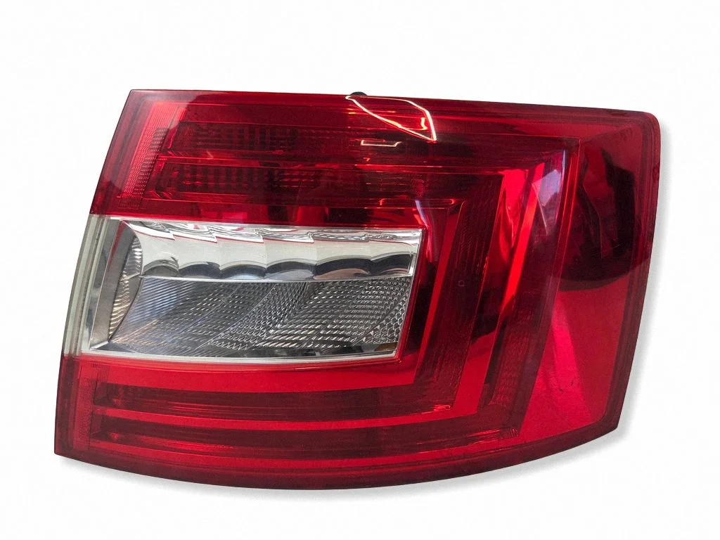 Lampa tylna w błotniku 18414002