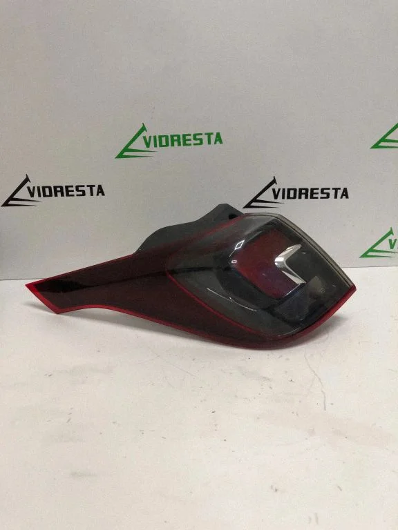 Lampa tylna w błotniku 39235957