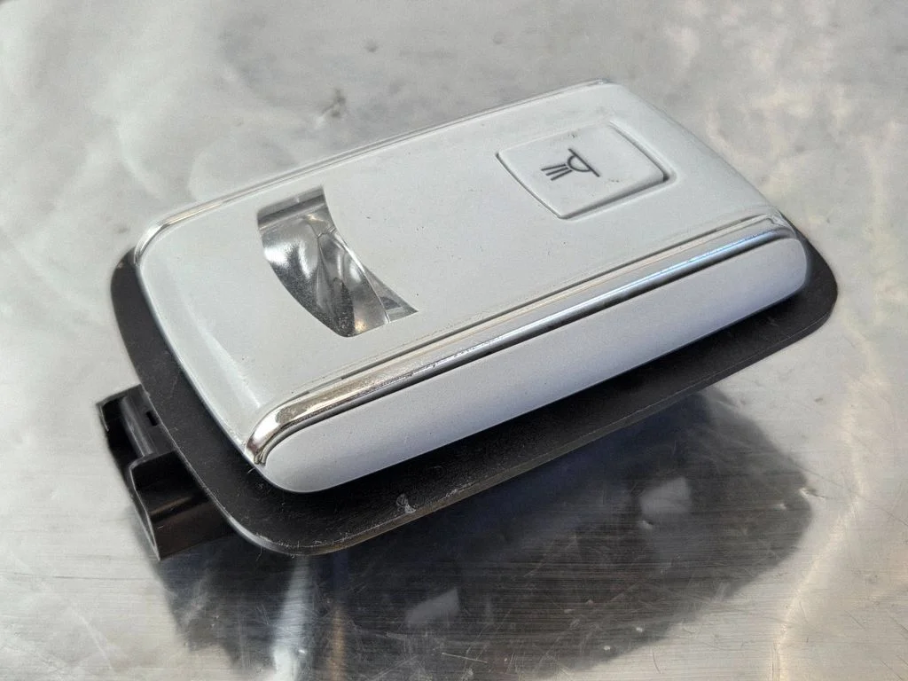 Rear seat light 9688503080