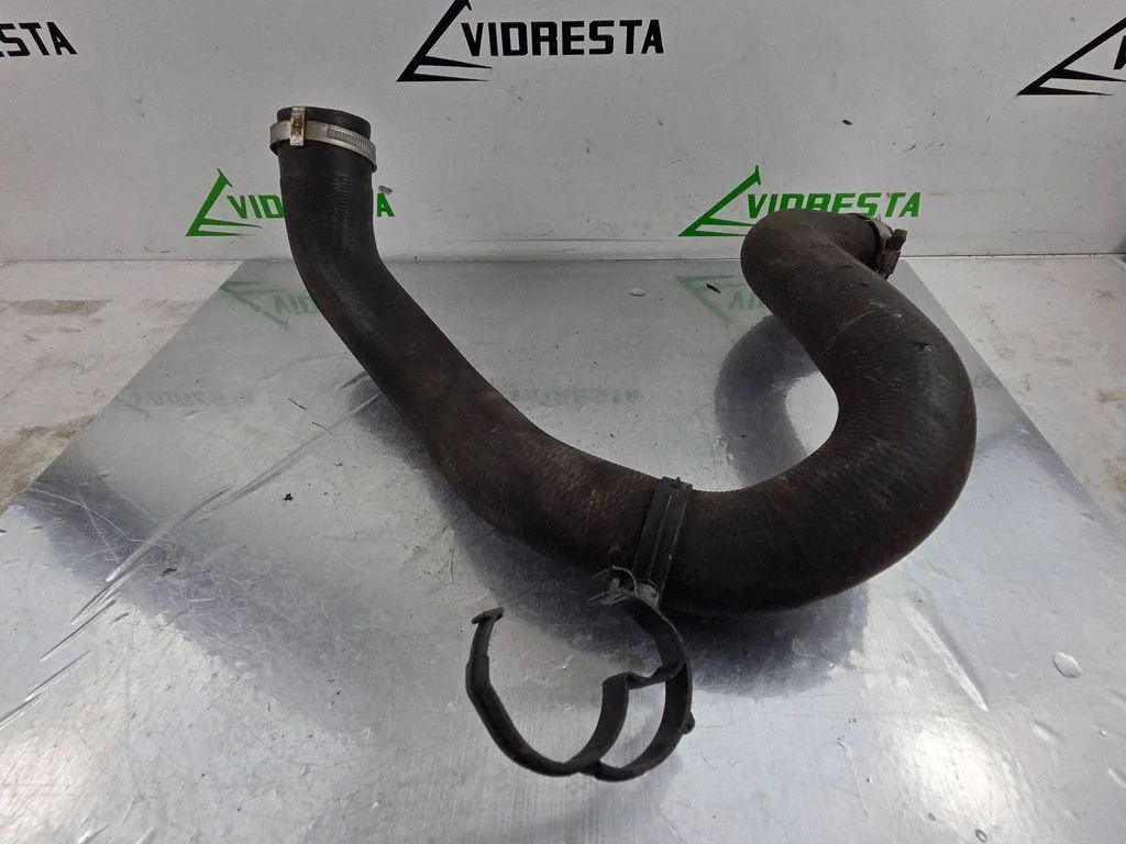 Vahejahuti voolik (-ud)/ toru (-d) 0820010286