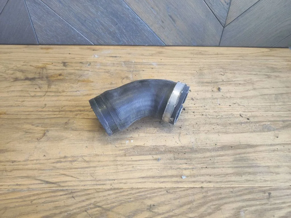 Intercooler hose/pipe 1K0145838AH
