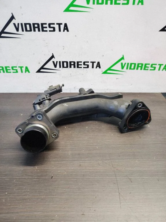 Vahejahuti voolik (-ud)/ toru (-d) – Volvo S60 (2011-2013)