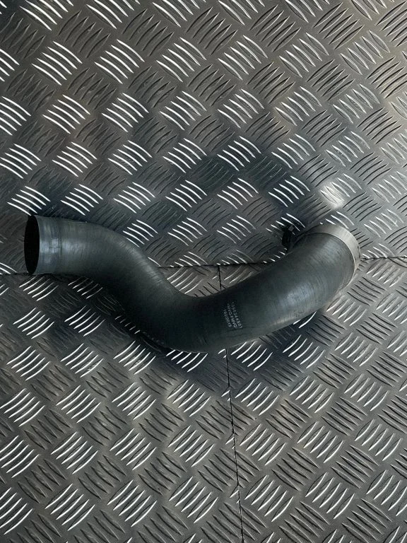 Vahejahuti voolik (-ud)/ toru (-d) – Renault Trafic III (X82) (2014-)