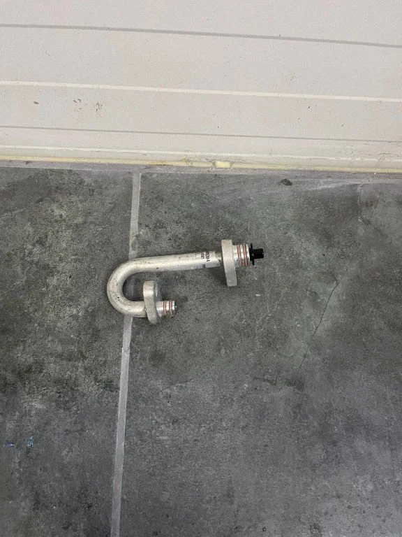 Air conditioning (A/C) pipe/hose F81394
