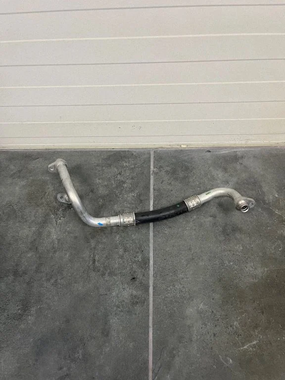 Air conditioning (A/C) pipe/hose F71187