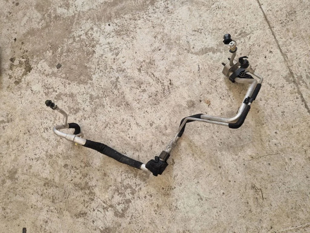 Air conditioning (A/C) pipe/hose