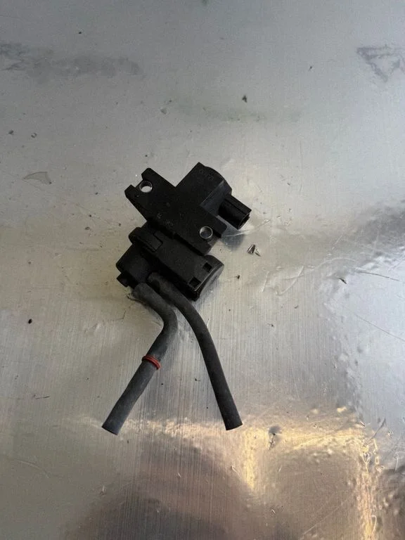 Zawór elektromagnetyczny turbo 36180RZ0G012M2
