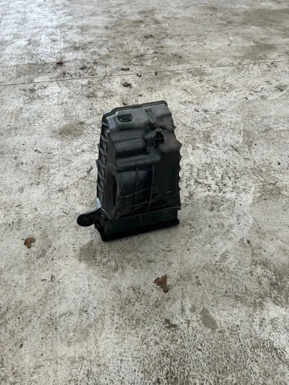 Air filter box 8200947663