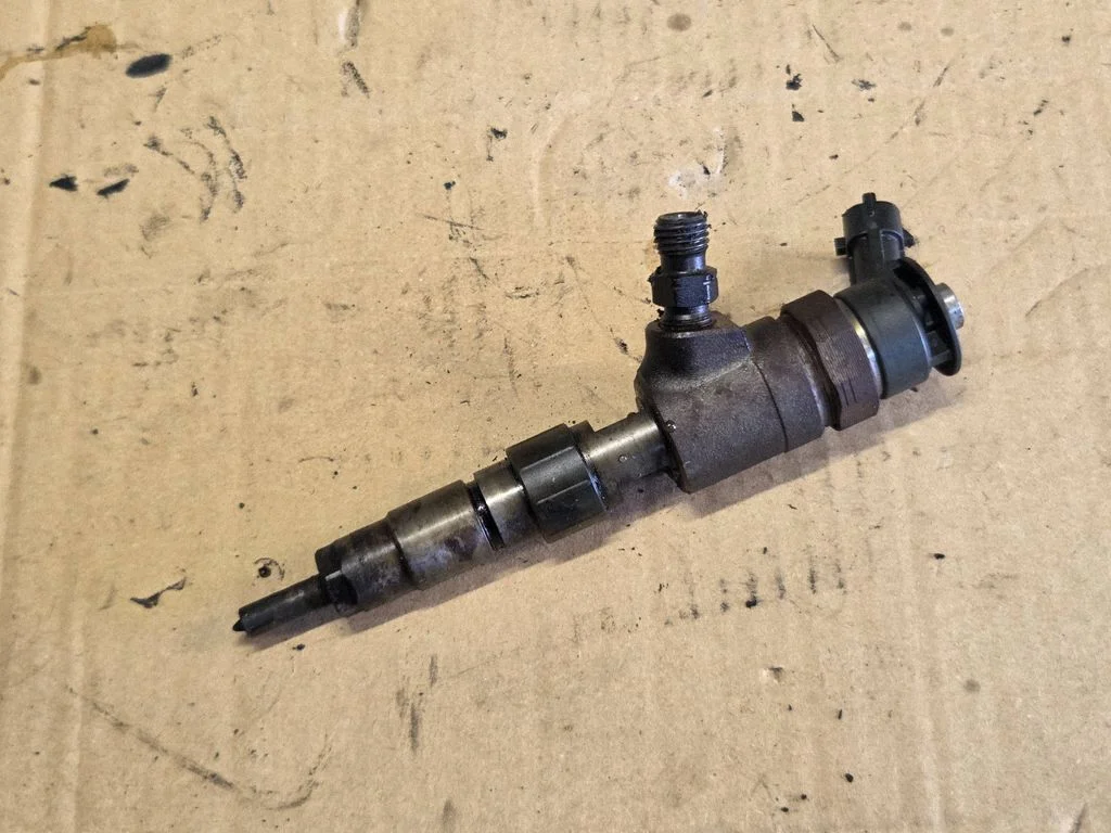 Fuel injector 0445160340