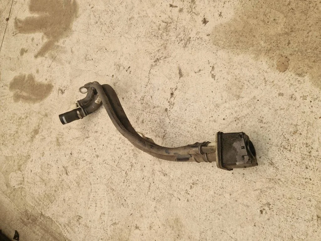 Fuel tank filler neck pipe 172210009R