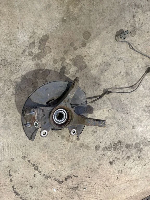 Front wheel hub – Honda CR-V (2013-2016)
