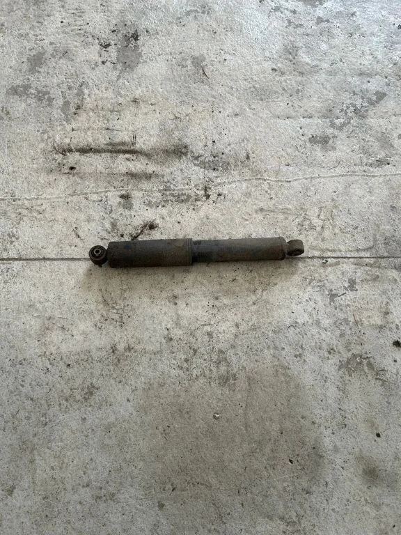 Rear shock absorber/damper