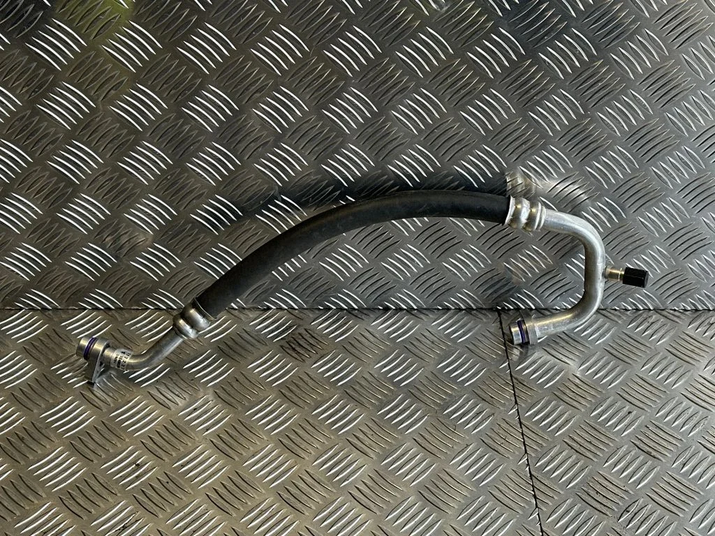 Air conditioning (A/C) pipe/hose – Nissan Leaf I (ZE0) (2010-2017)