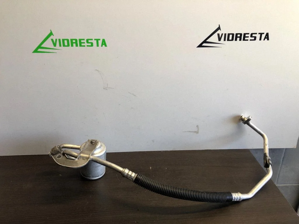 Air conditioning (A/C) pipe/hose – Nissan Leaf I (ZE0) (2010-2017)