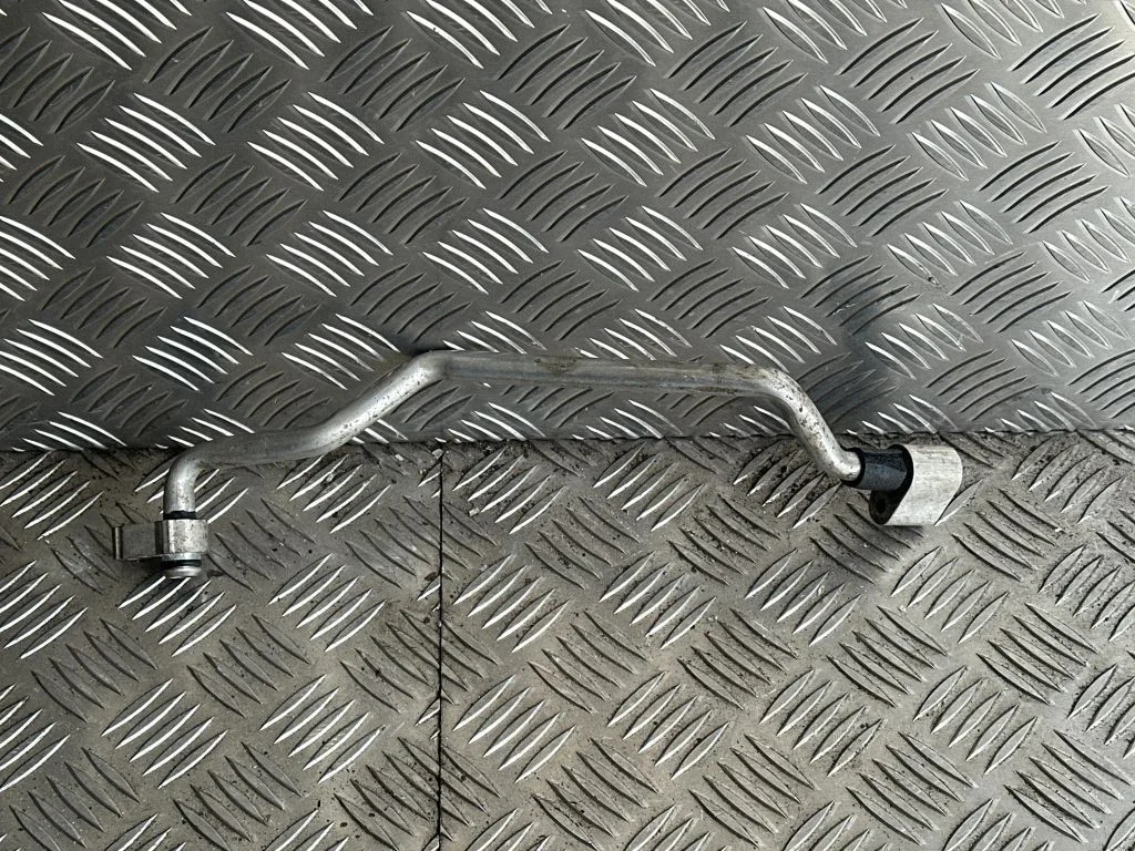 Air conditioning (A/C) pipe/hose – Nissan Leaf I (ZE0) (2010-2017)