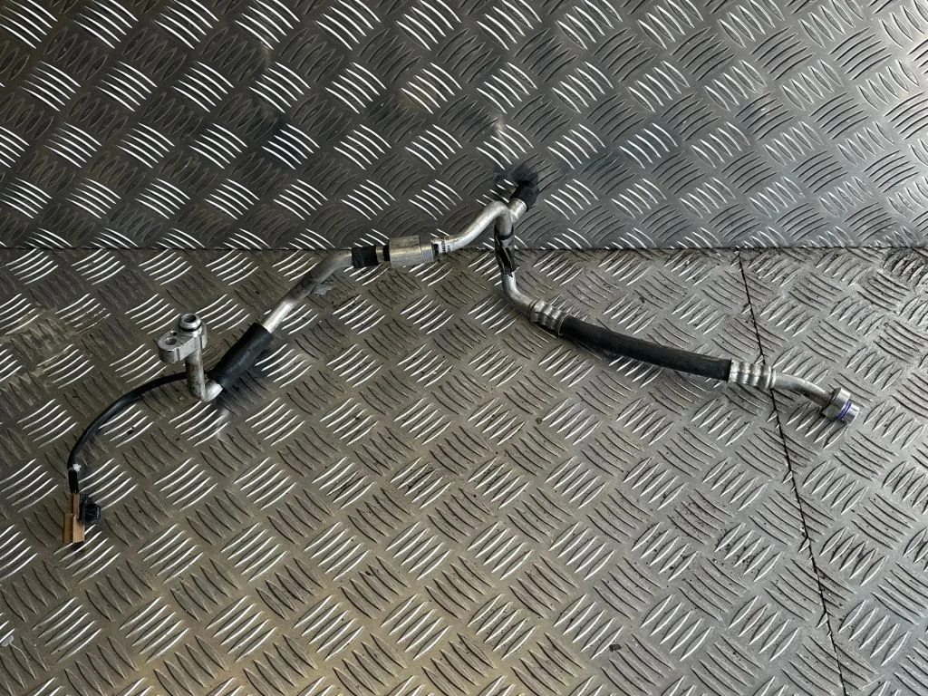 Air conditioning (A/C) pipe/hose – Nissan Leaf I (ZE0) (2010-2017)