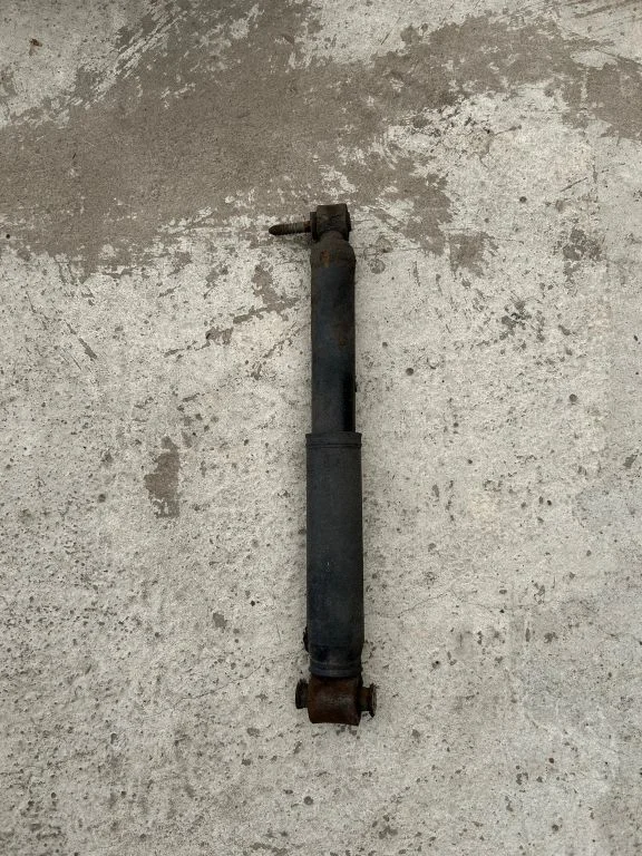Rear shock absorber/damper
