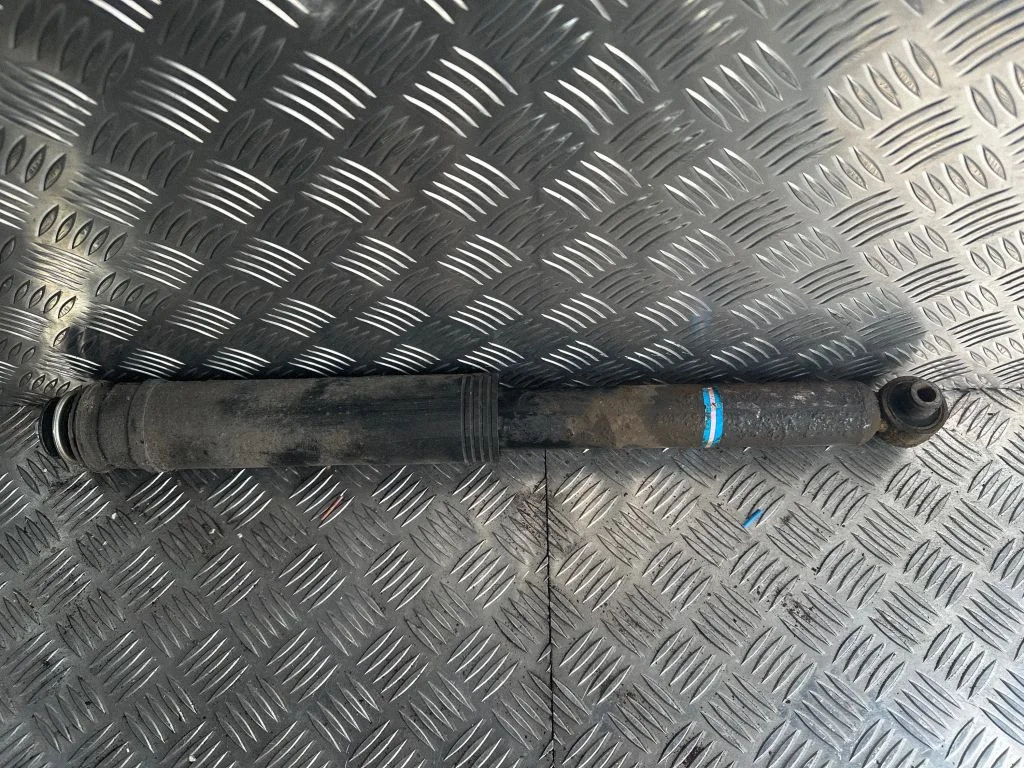 Rear shock absorber/damper – Toyota Avensis T270 (2015-2018)