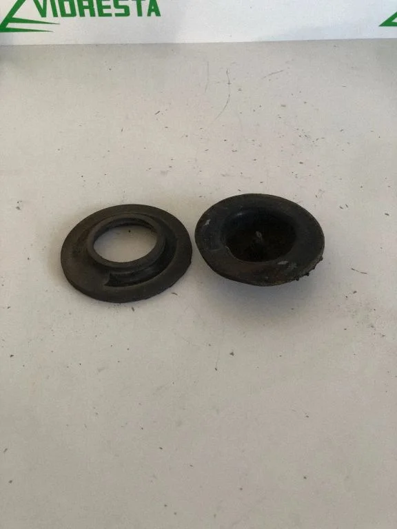 Rear coil spring rubber mount – Peugeot 2008 I (2013-2019)