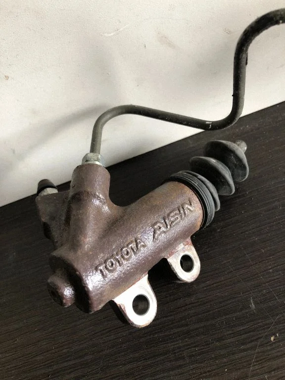 Clutch slave cylinder – Toyota Avensis T270 (2015-2018)