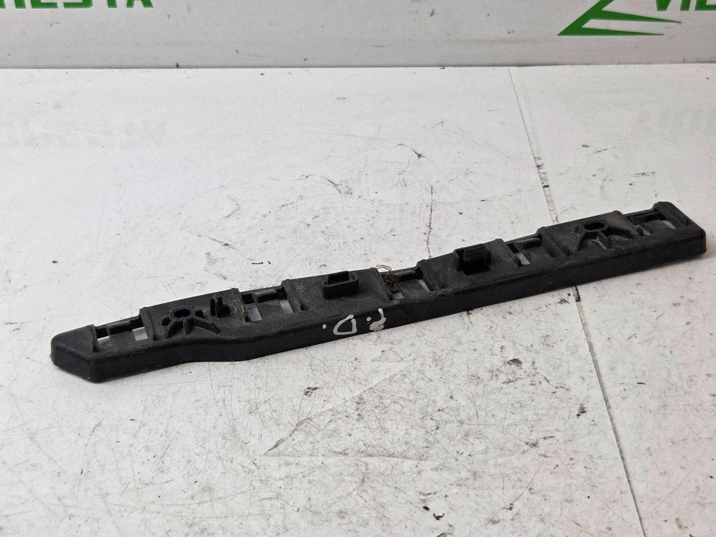 Front bumper mounting bracket 51902208