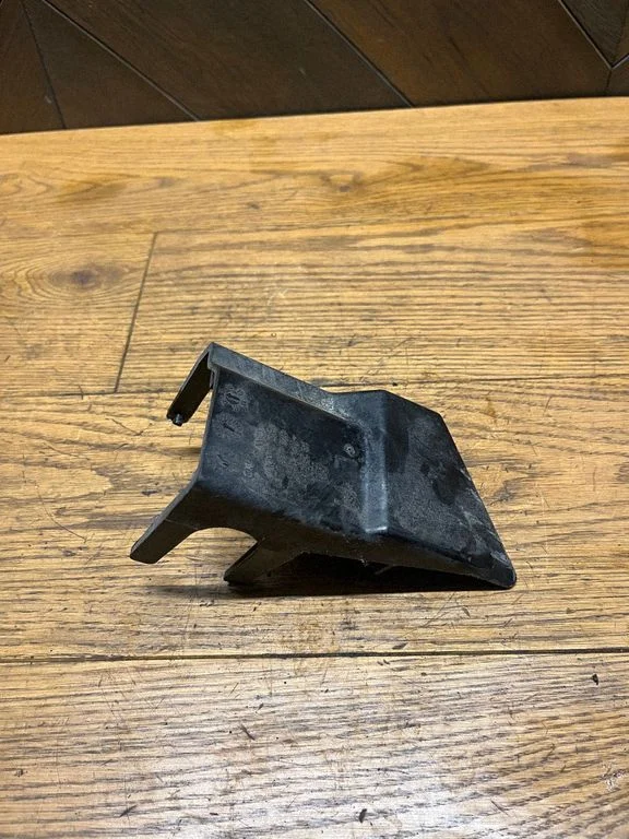 Priekšējā bampera turētājs 13286037