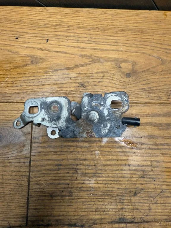 Engine bonnet/hood lock/catch – Opel Corsa F (2019-)
