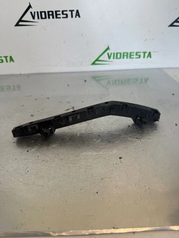 Esistange kinnitusklamber