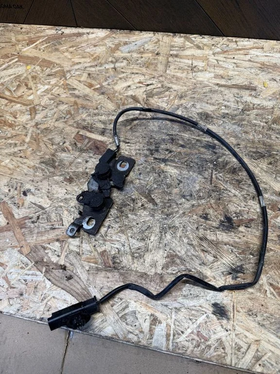 Engine bonnet/hood lock/catch – Peugeot 308 (2013-2021)