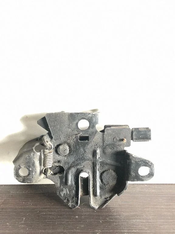Engine bonnet/hood lock/catch – Toyota Avensis T270 (2015-2018)