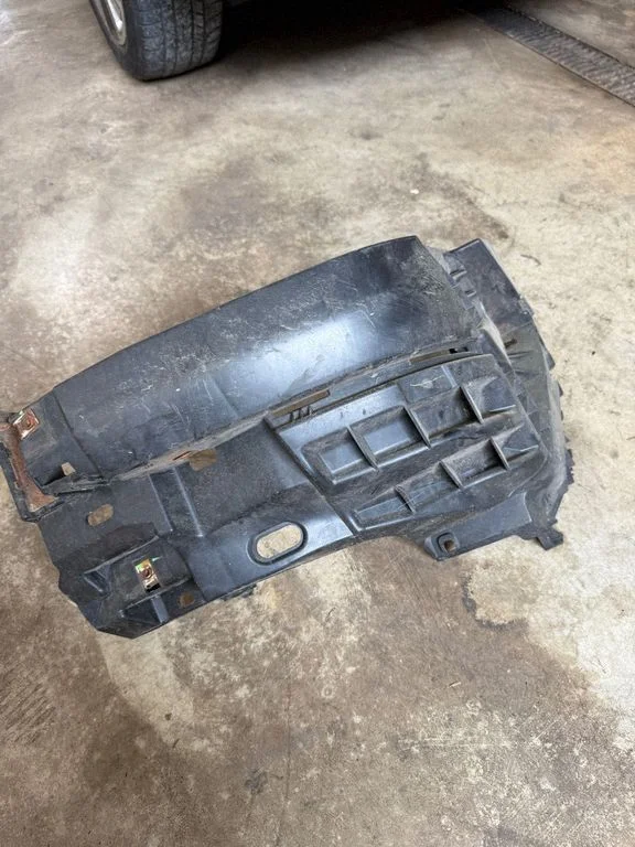 Front bumper mounting bracket 620340101R