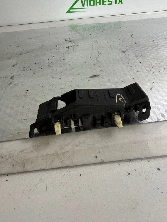 Esistange kinnitusklamber 86515D7000