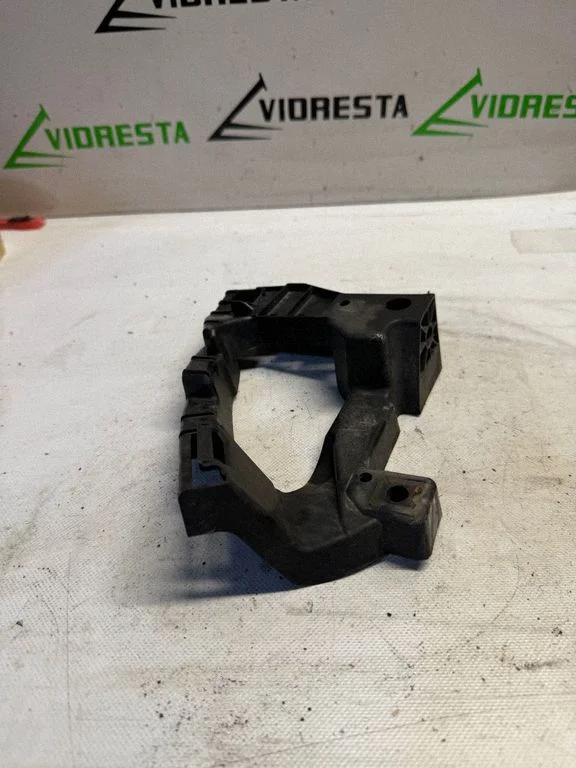 Front bumper mounting bracket 71190T7A