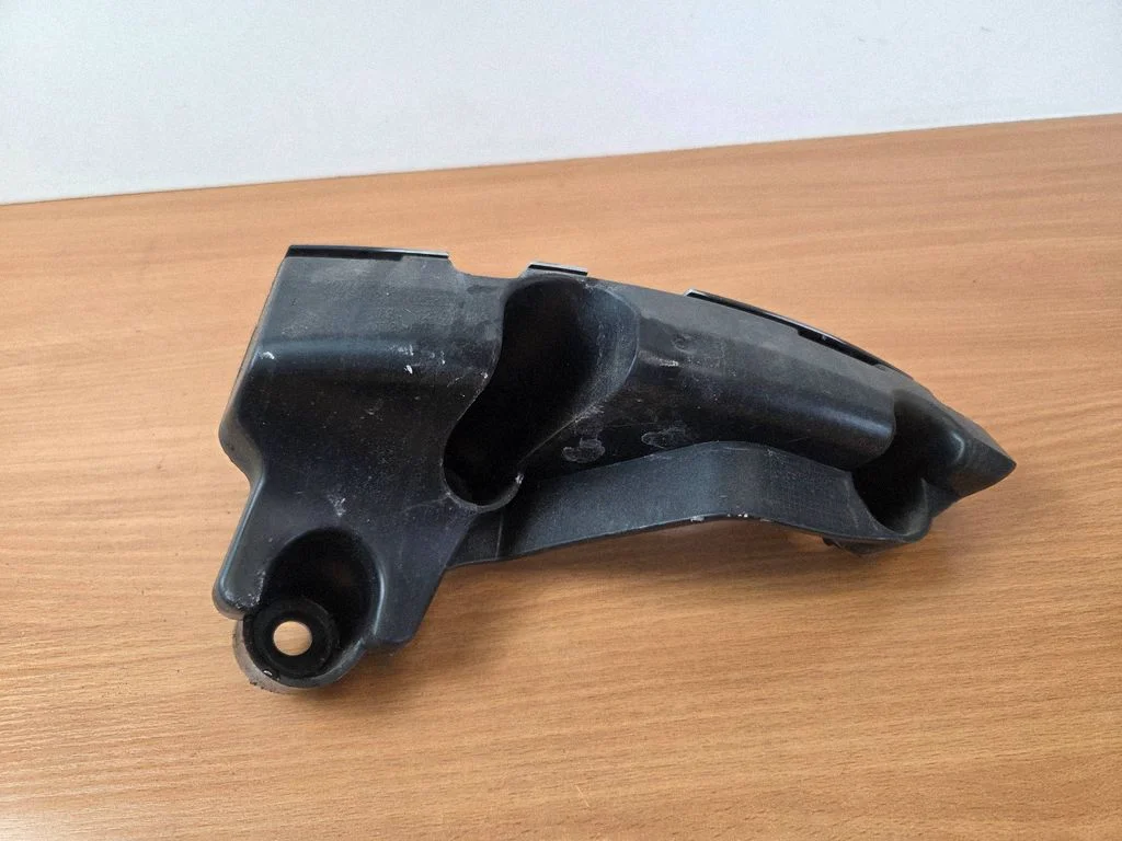 Rear bumper mounting bracket – Peugeot 308 (2013-2021)